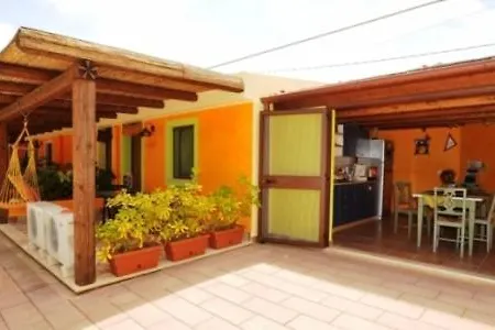 לינה וארוחת בוקר Butterfly House